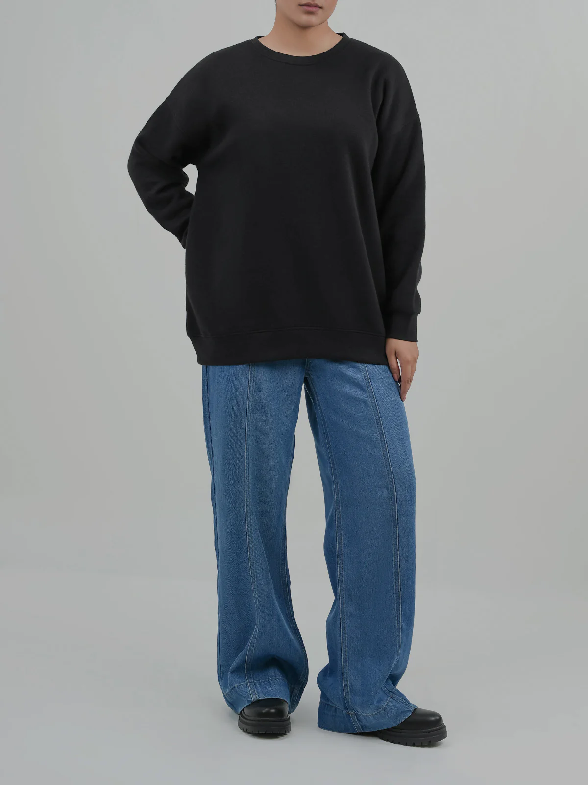 "DEMETER" Textured Fleece Sweatshirt - Image 2