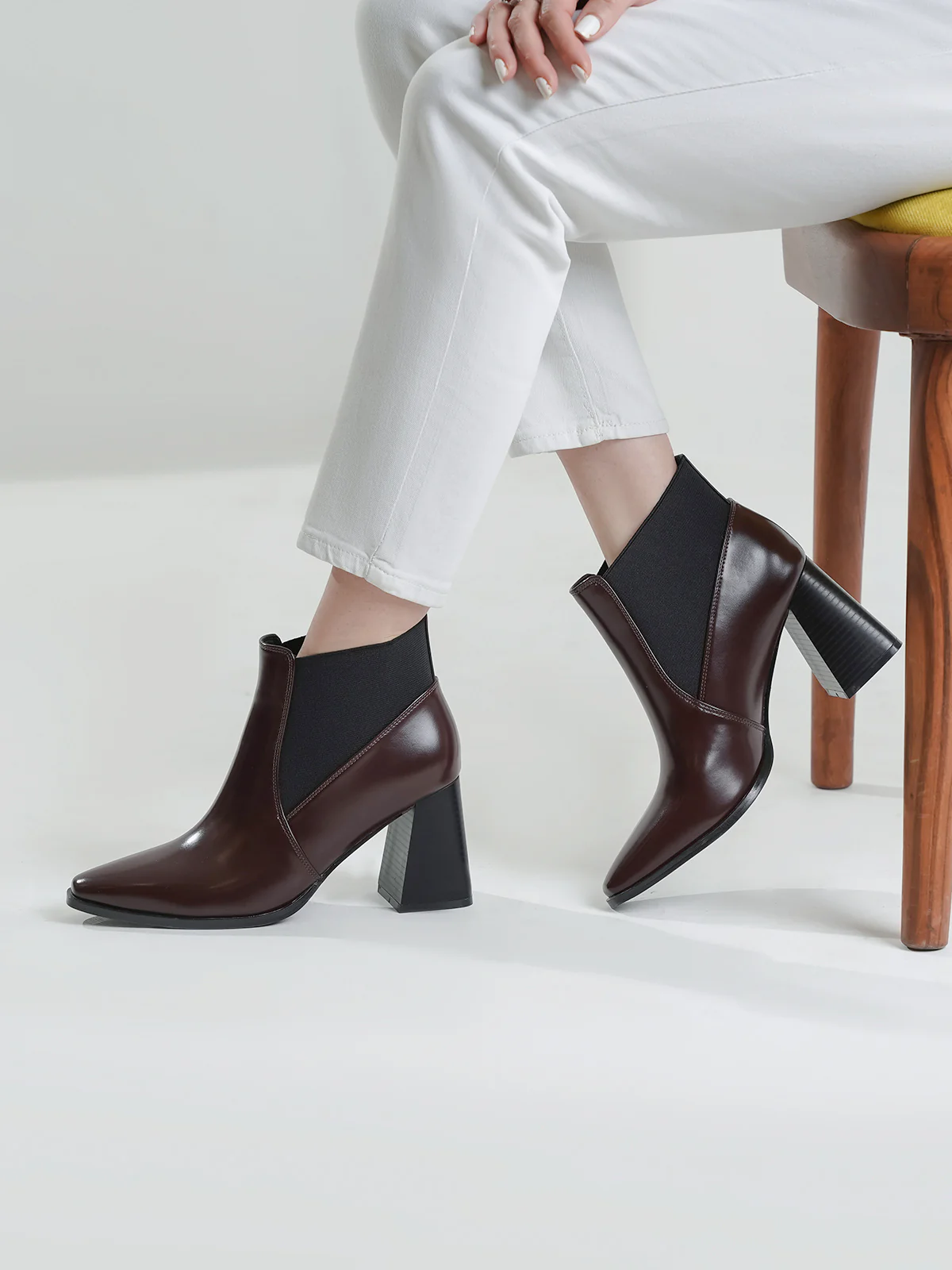 Women "ERCWLFF" Pointed Toe Boots - Image 6