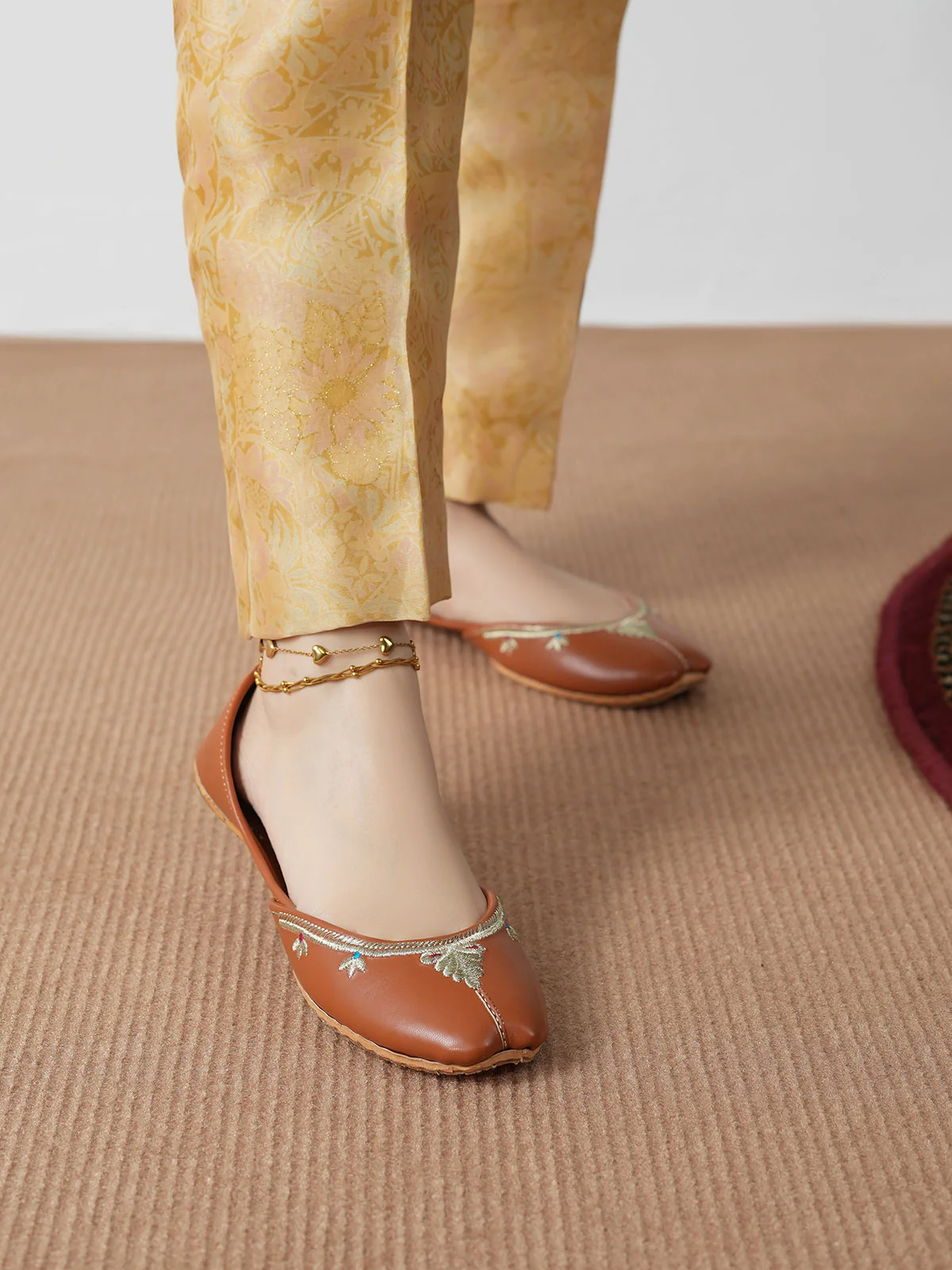 Women "RAJJO" Comforrt Traditional Khussa - Image 9