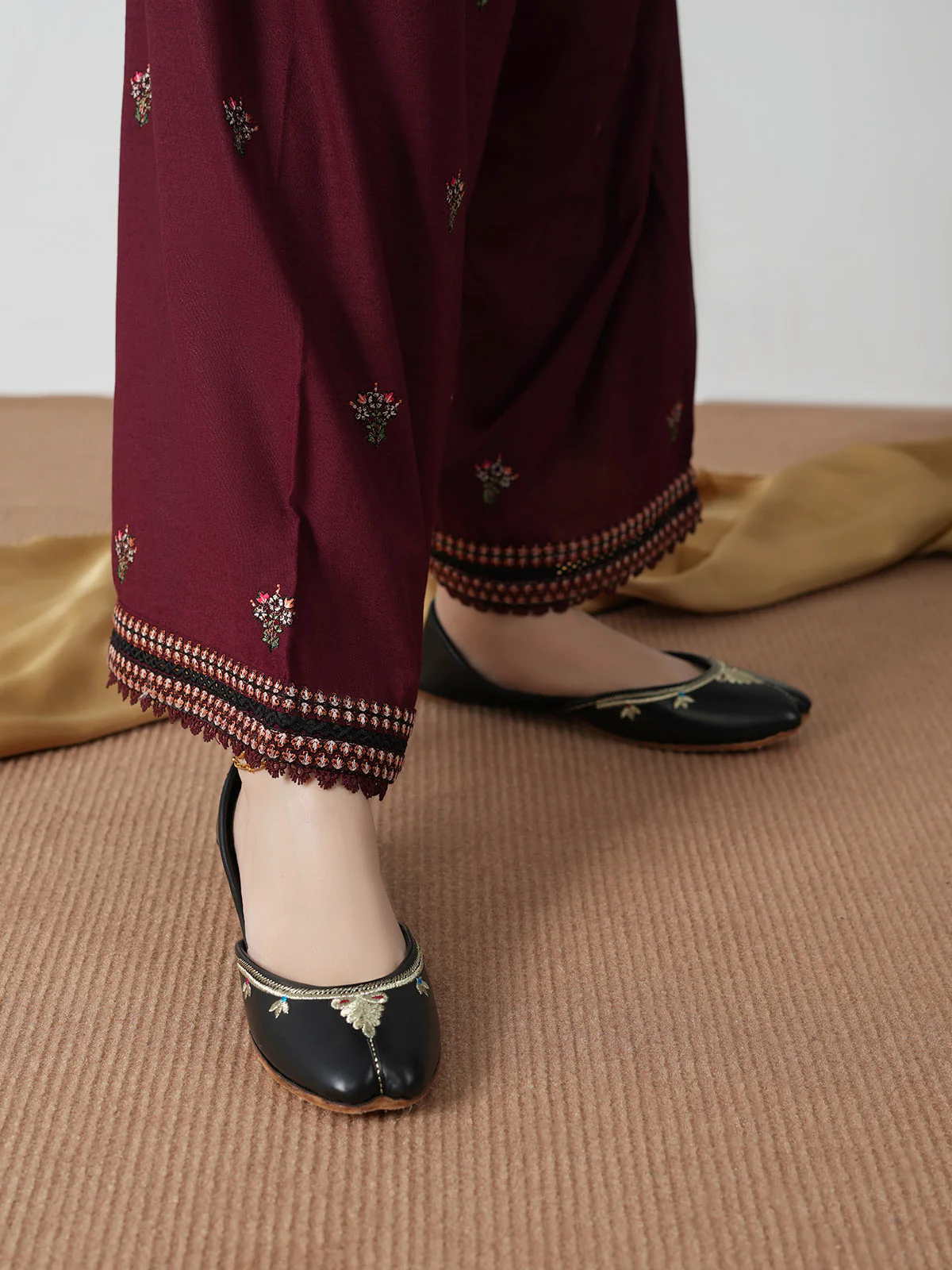 Women "RAJJO" Comforrt Traditional Khussa - Image 3