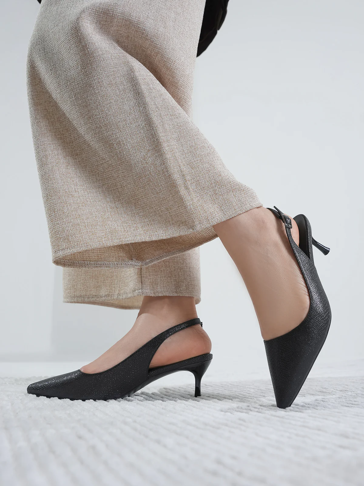 Women "GATSBY" Modern Buckle Sandals - Image 10