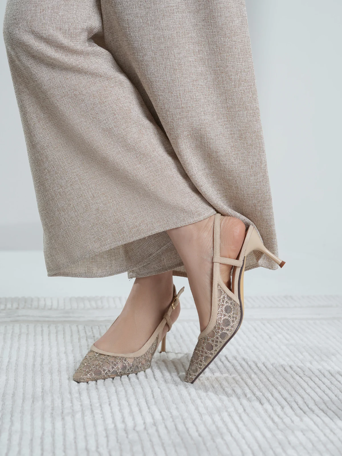 Women "JEROLD" Embellished Detailing Sandals - Image 6