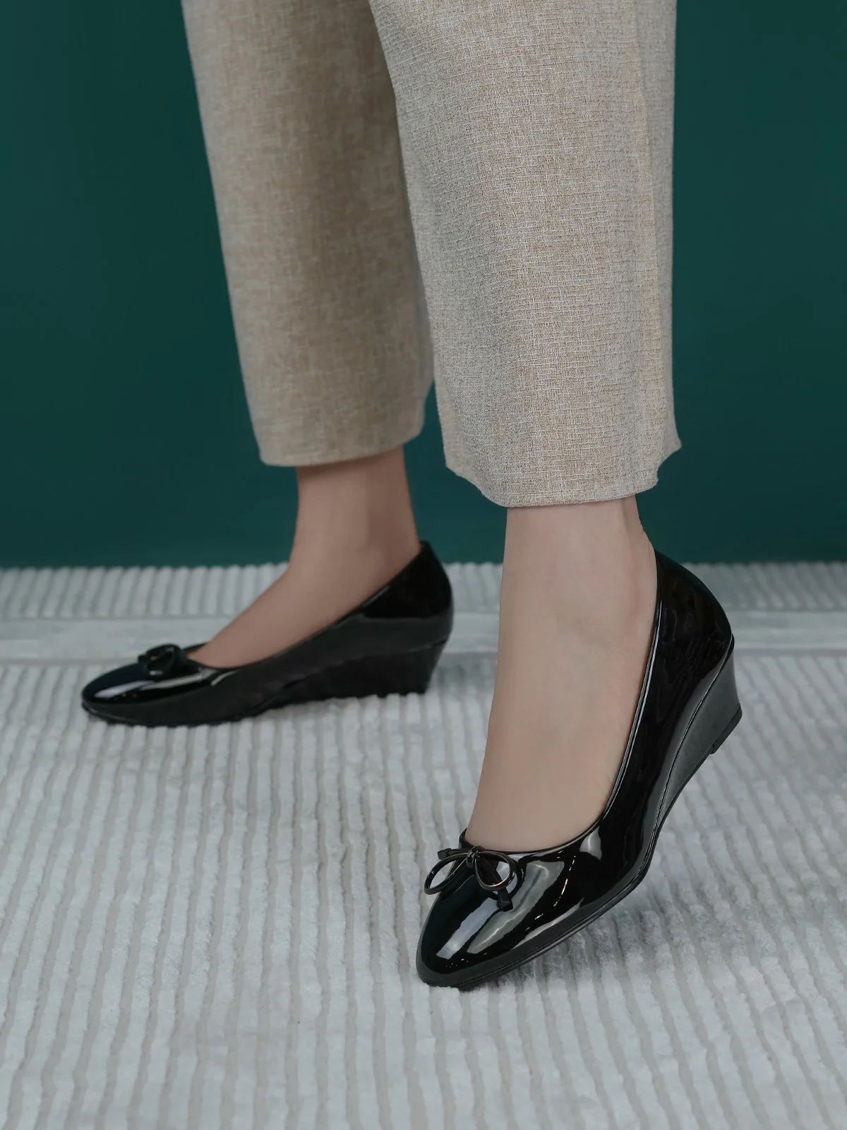 Women "KANELO" Comfortable Wedge Courts