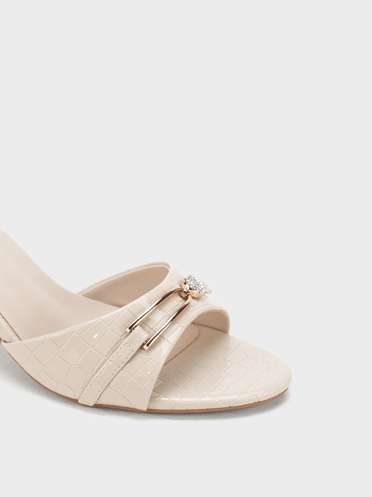 Women "NOACH" Stylish Slip On Sandals - Image 5
