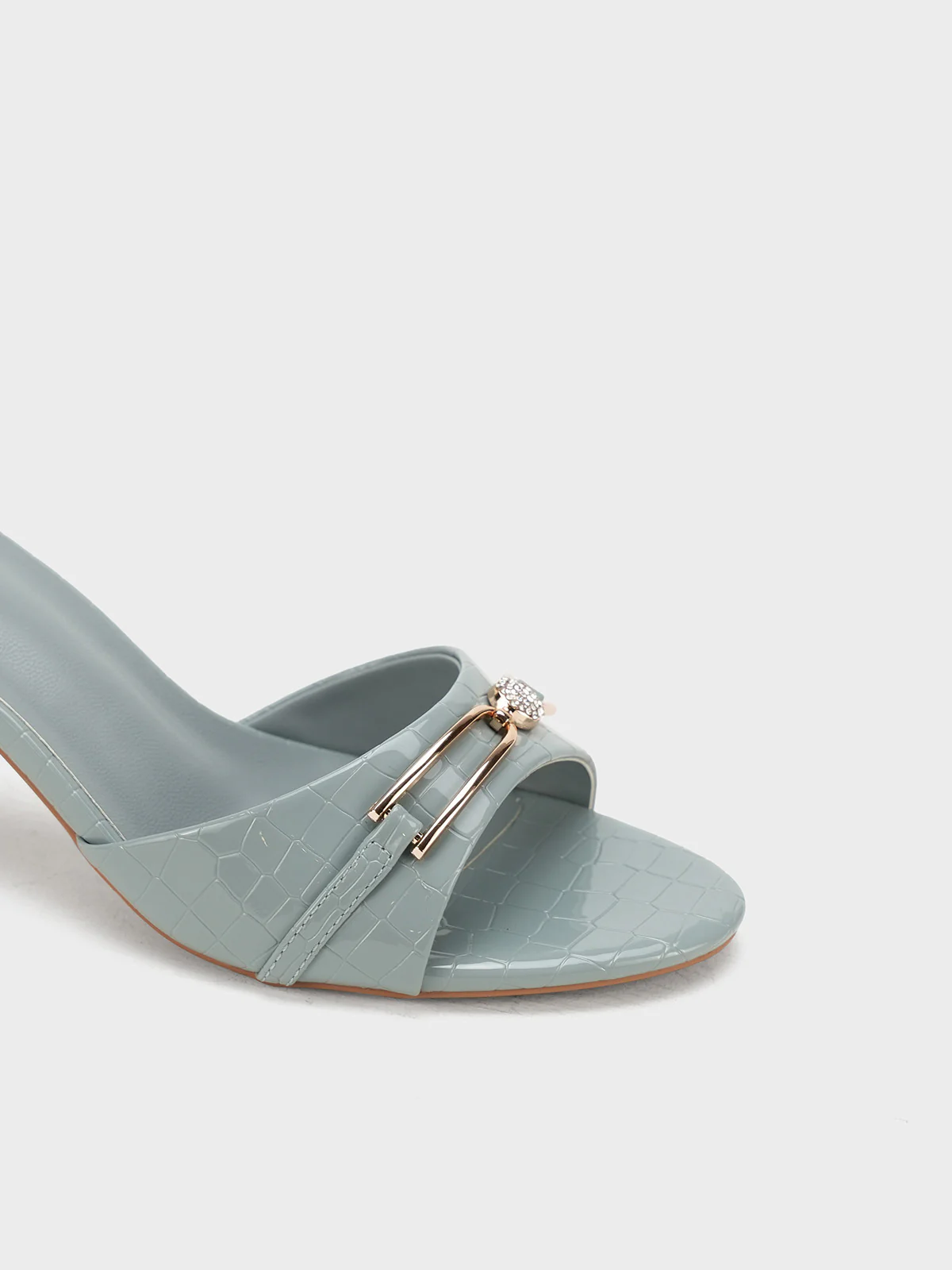 Women "NOACH" Stylish Slip On Sandals - Image 5