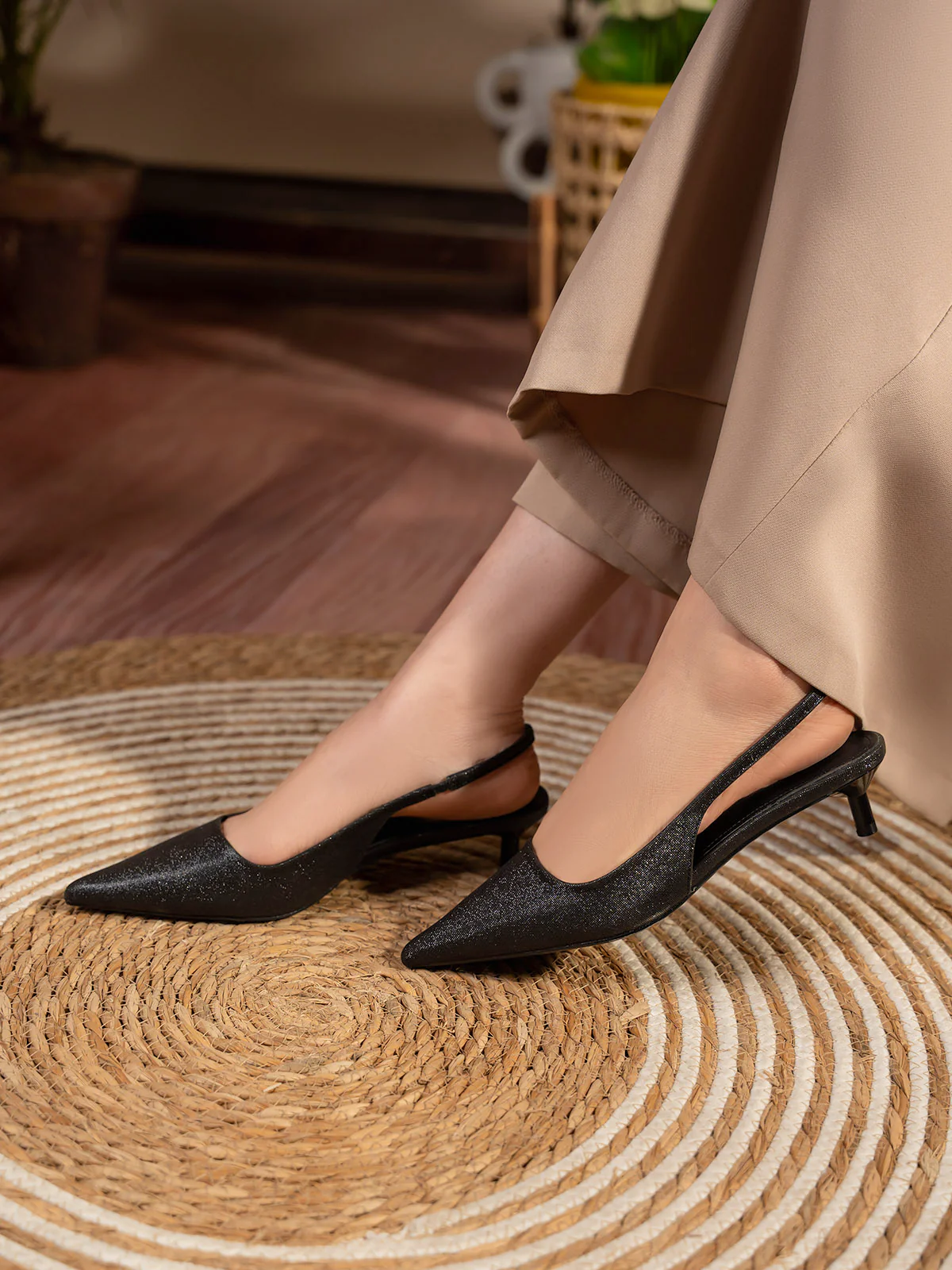 Women "WAYNE" Pointed Toe Slingback Sandals - Image 10