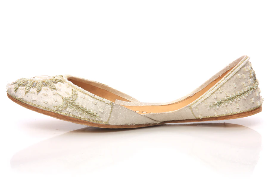 Womens Beaded Leather Khussa - Image 3